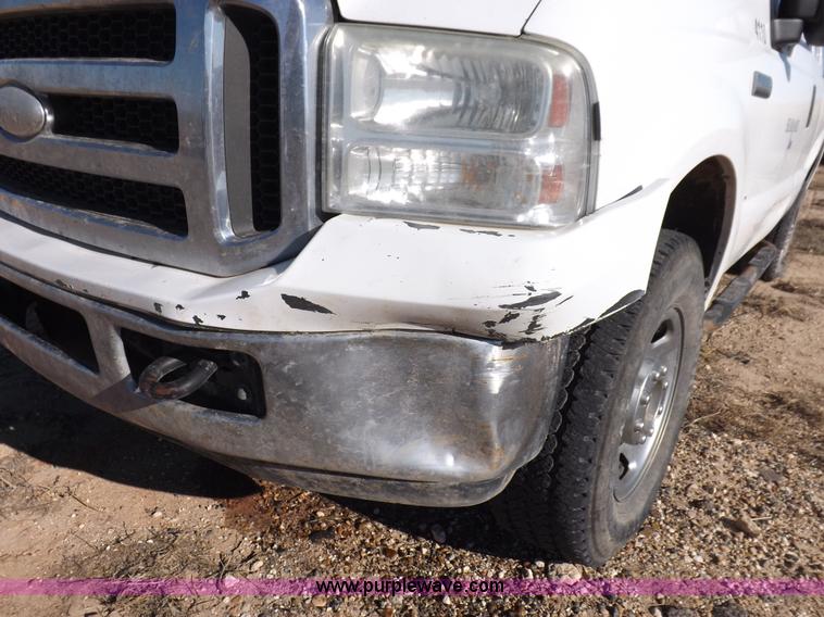image for item K3096 2005 Ford F250 Super Duty XL pickup truck