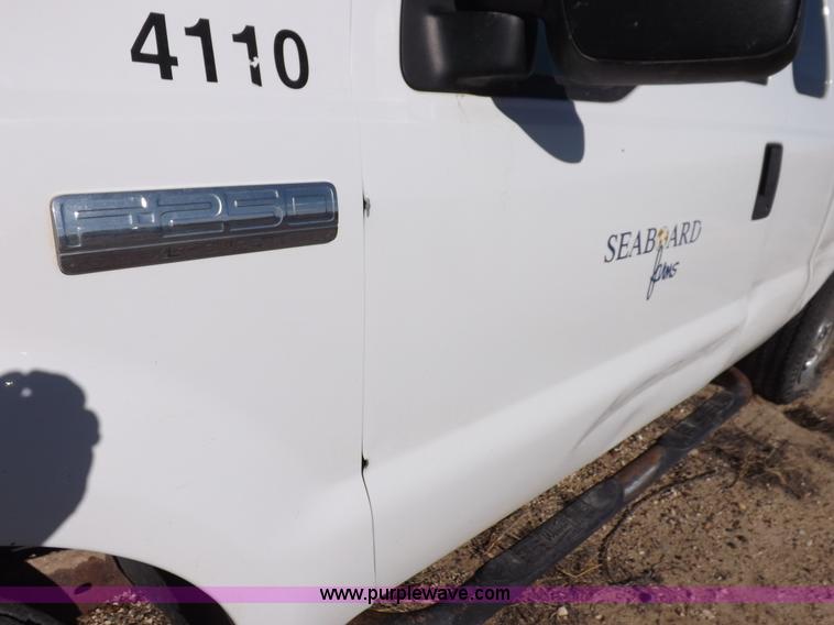 image for item K3096 2005 Ford F250 Super Duty XL pickup truck