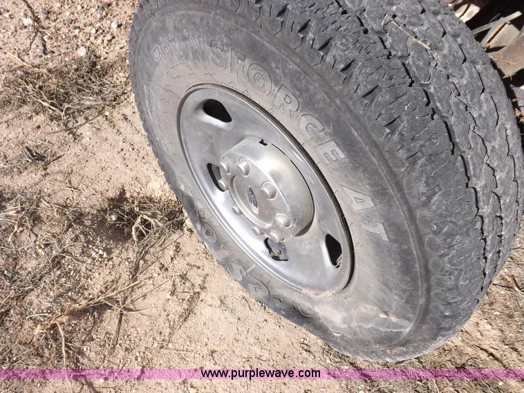 image for item K3096 2005 Ford F250 Super Duty XL pickup truck