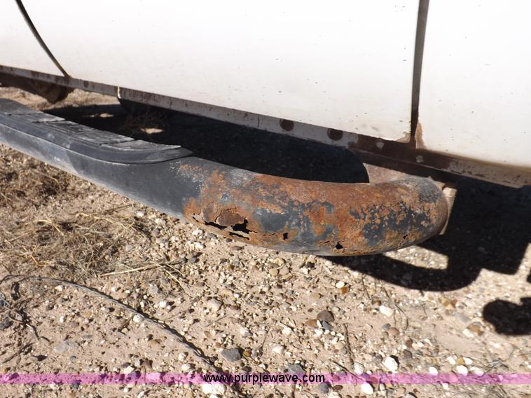 image for item K3096 2005 Ford F250 Super Duty XL pickup truck