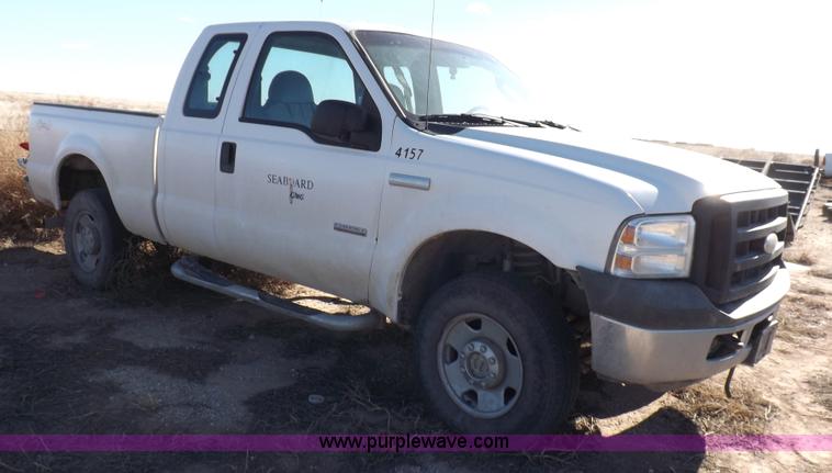 image for item K3097 2006 Ford F250 Super Duty XL SuperCab pickup truck