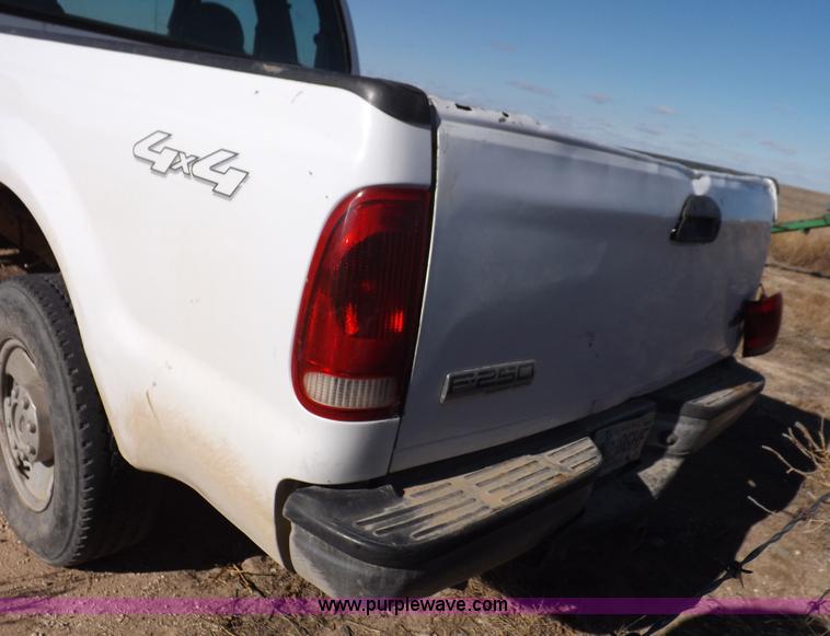 image for item K3097 2006 Ford F250 Super Duty XL SuperCab pickup truck