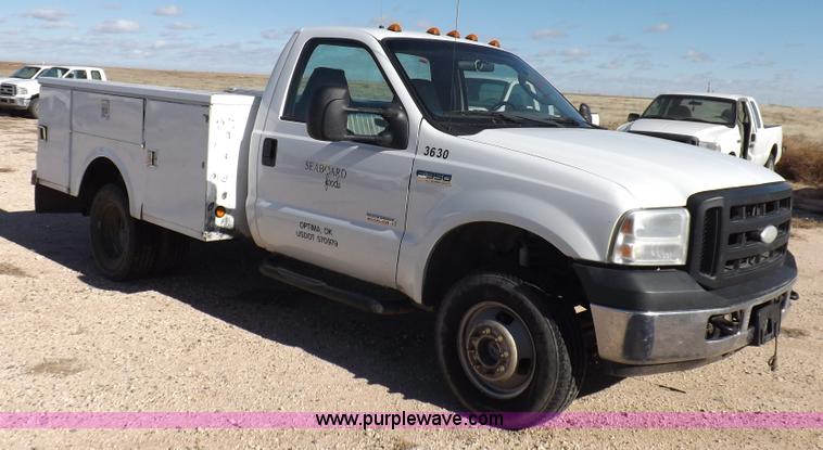 image for item K3098 2007 Ford F350 Super Duty XL utility truck