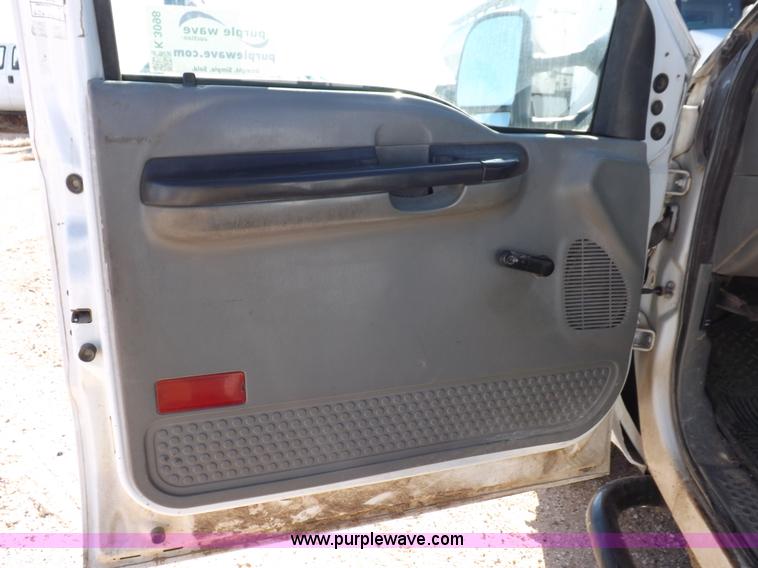 image for item K3098 2007 Ford F350 Super Duty XL utility truck