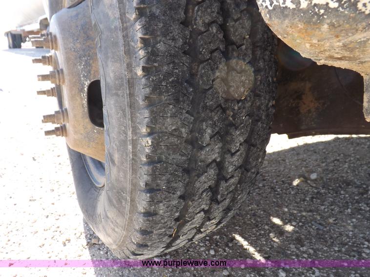 image for item K3098 2007 Ford F350 Super Duty XL utility truck