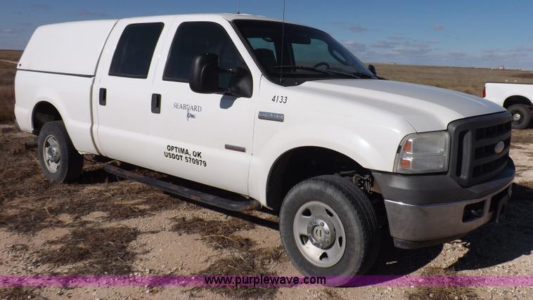image for item K3099 2005 Ford F250 Super Duty XL Crew Cab pickup truck