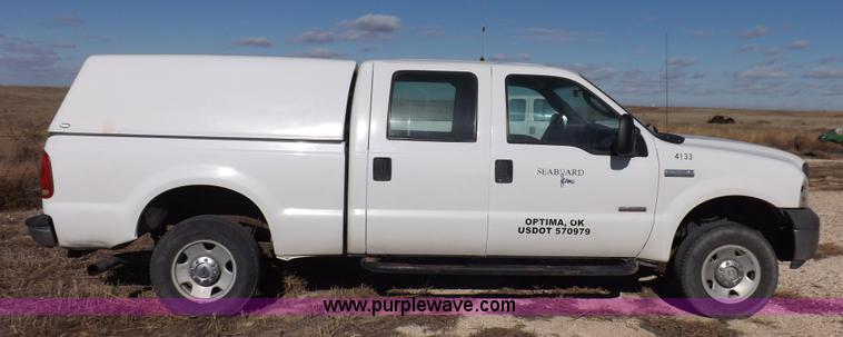 image for item K3099 2005 Ford F250 Super Duty XL Crew Cab pickup truck