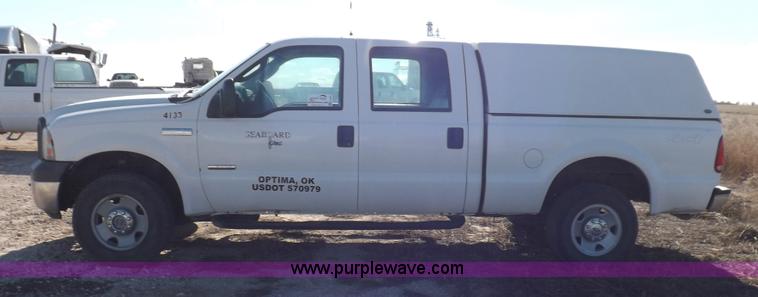 image for item K3099 2005 Ford F250 Super Duty XL Crew Cab pickup truck