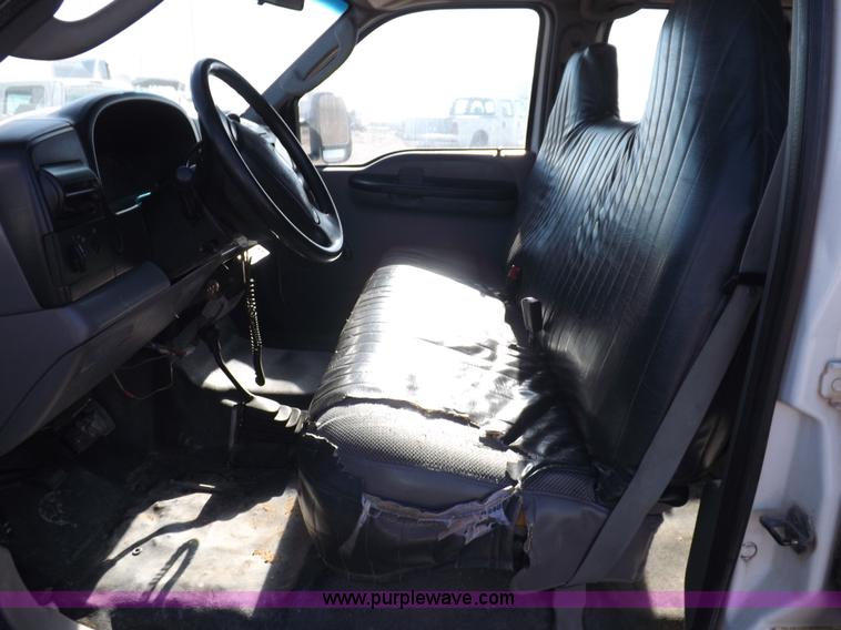 image for item K3099 2005 Ford F250 Super Duty XL Crew Cab pickup truck