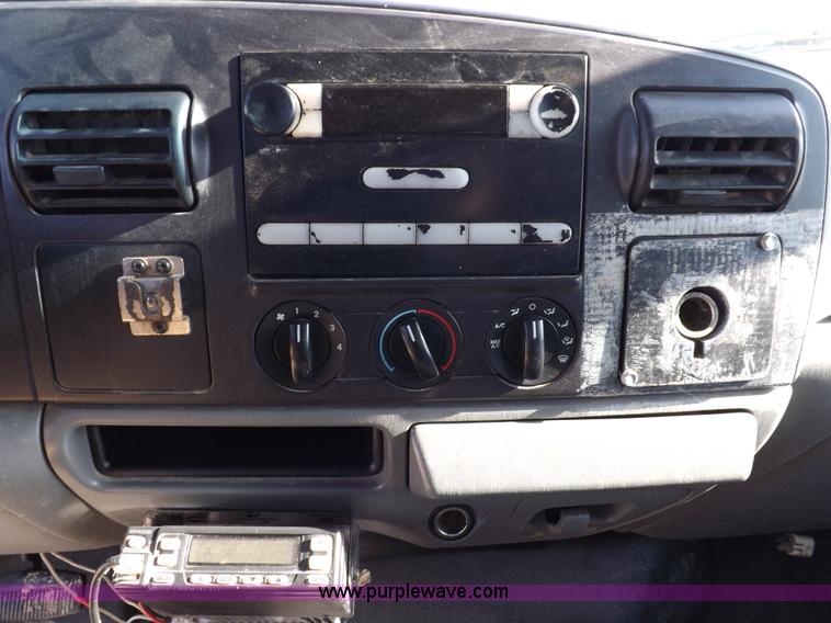 image for item K3099 2005 Ford F250 Super Duty XL Crew Cab pickup truck