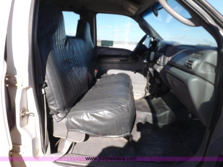 image for item K3099 2005 Ford F250 Super Duty XL Crew Cab pickup truck