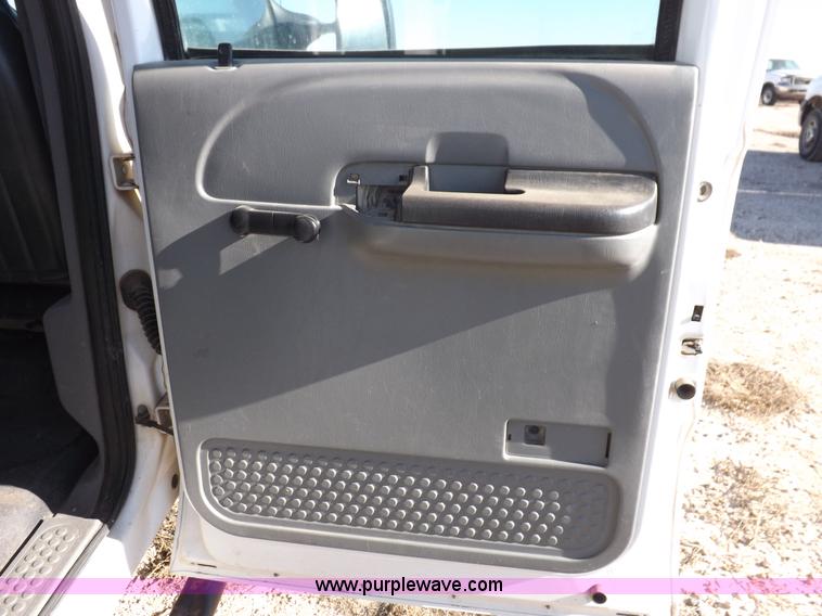 image for item K3099 2005 Ford F250 Super Duty XL Crew Cab pickup truck