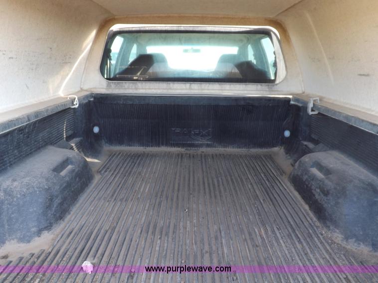 image for item K3099 2005 Ford F250 Super Duty XL Crew Cab pickup truck