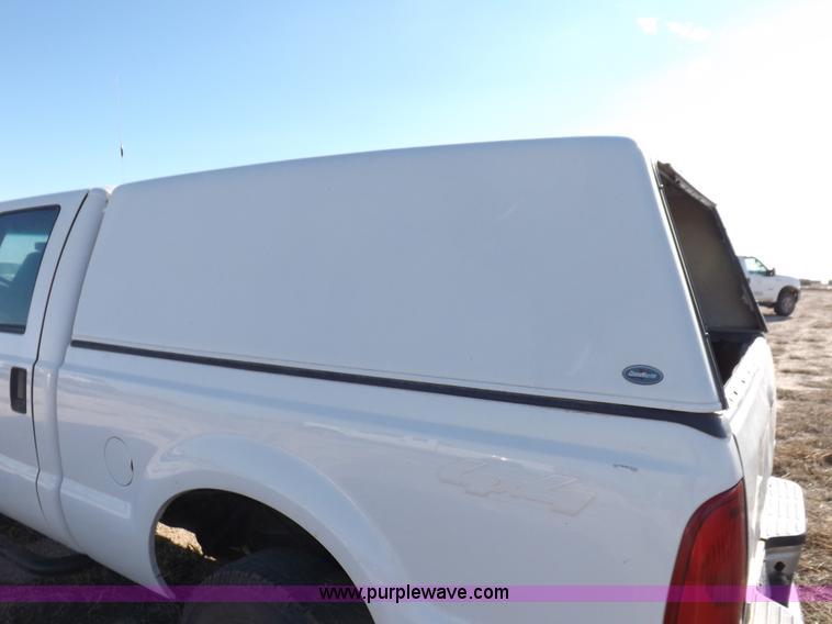 image for item K3099 2005 Ford F250 Super Duty XL Crew Cab pickup truck