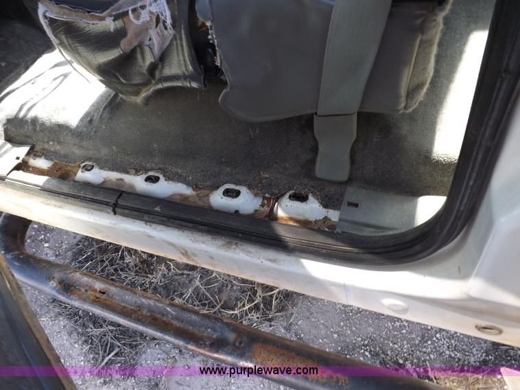 image for item K3099 2005 Ford F250 Super Duty XL Crew Cab pickup truck