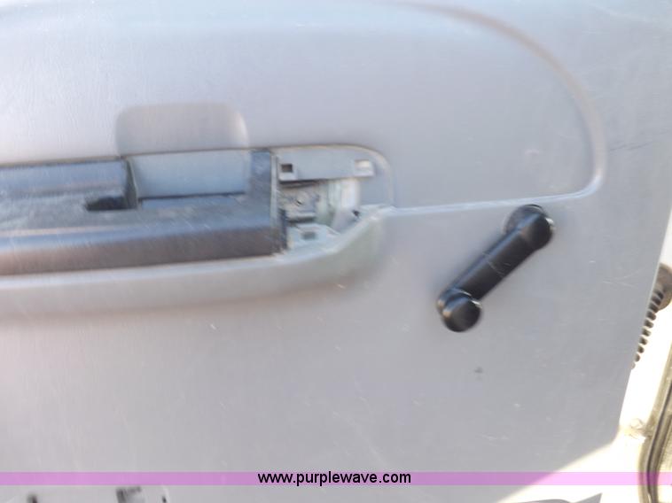 image for item K3099 2005 Ford F250 Super Duty XL Crew Cab pickup truck