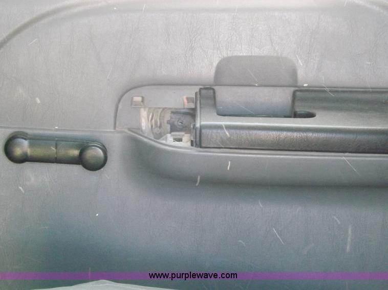 image for item K3099 2005 Ford F250 Super Duty XL Crew Cab pickup truck