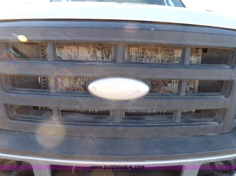 image for item K3099 2005 Ford F250 Super Duty XL Crew Cab pickup truck