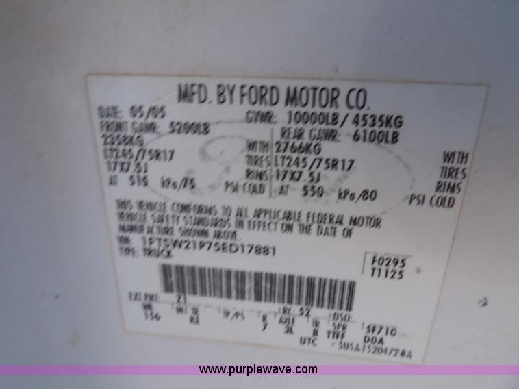 image for item K3099 2005 Ford F250 Super Duty XL Crew Cab pickup truck