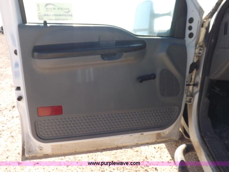 image for item K3100 2005 Ford F250 Super Duty XL Crew Cab pickup truck
