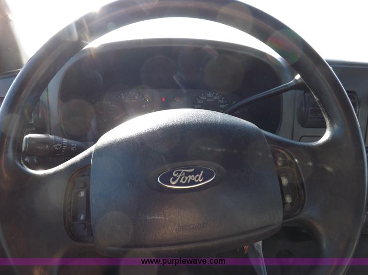 image for item K3100 2005 Ford F250 Super Duty XL Crew Cab pickup truck