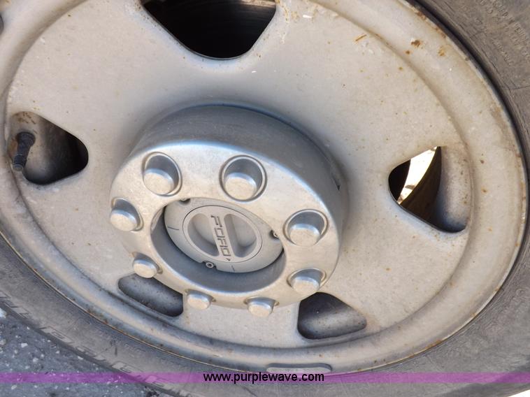 image for item K3100 2005 Ford F250 Super Duty XL Crew Cab pickup truck