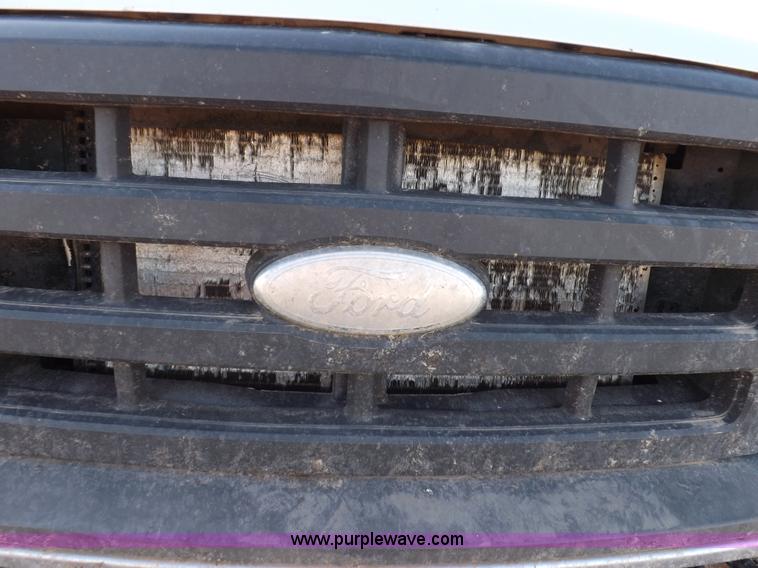 image for item K3100 2005 Ford F250 Super Duty XL Crew Cab pickup truck