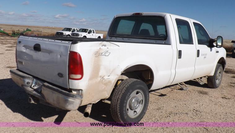 image for item K3101 2005 Ford F250 Super Duty XL Crew Cab pickup truck