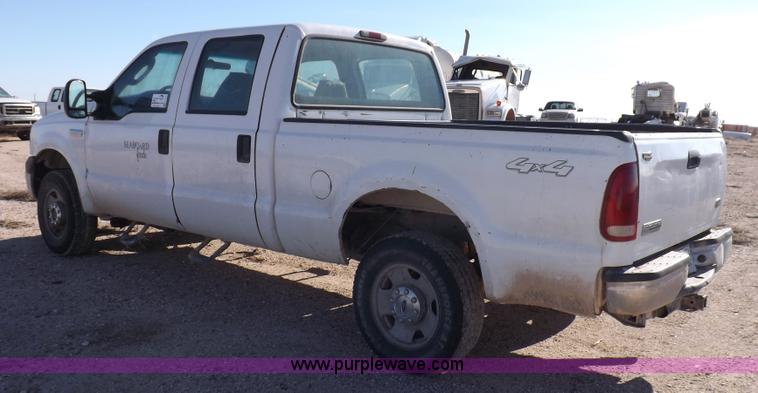 image for item K3101 2005 Ford F250 Super Duty XL Crew Cab pickup truck