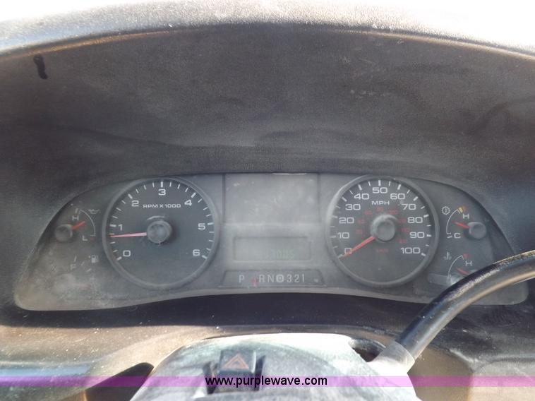 image for item K3101 2005 Ford F250 Super Duty XL Crew Cab pickup truck