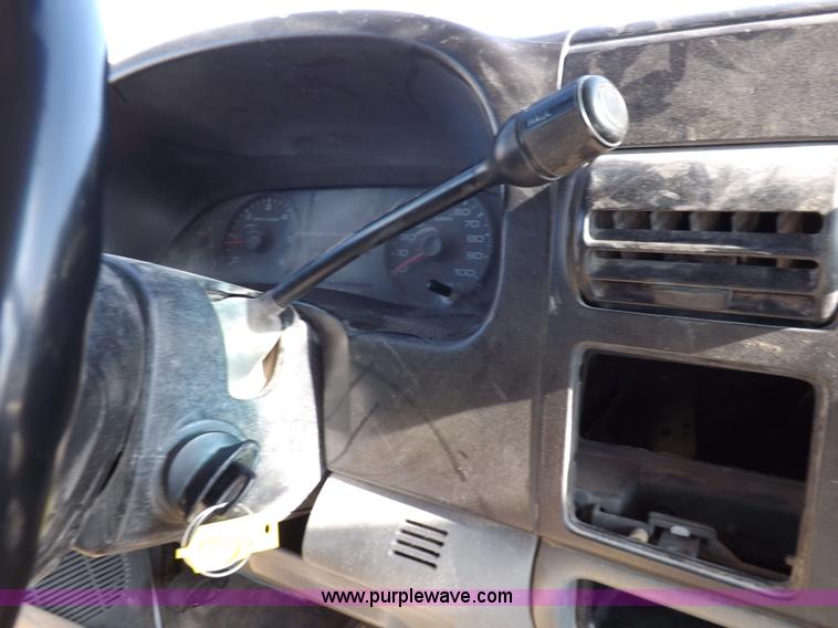 image for item K3101 2005 Ford F250 Super Duty XL Crew Cab pickup truck