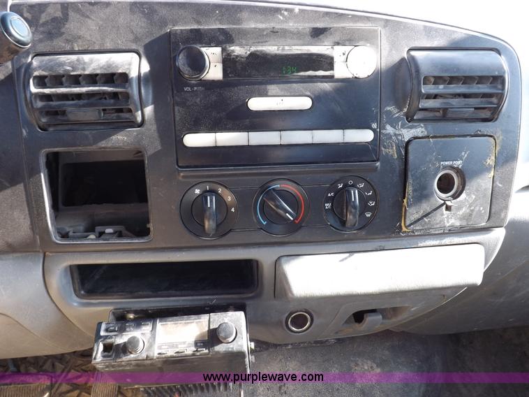 image for item K3101 2005 Ford F250 Super Duty XL Crew Cab pickup truck