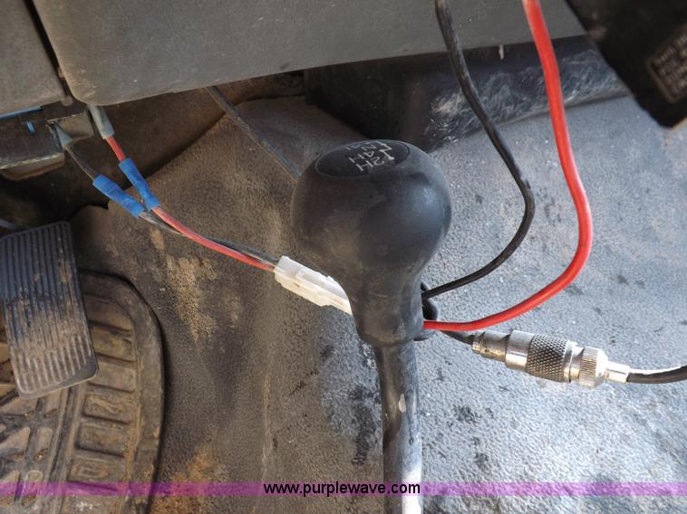 image for item K3101 2005 Ford F250 Super Duty XL Crew Cab pickup truck