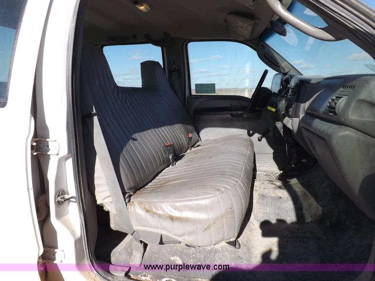 image for item K3101 2005 Ford F250 Super Duty XL Crew Cab pickup truck