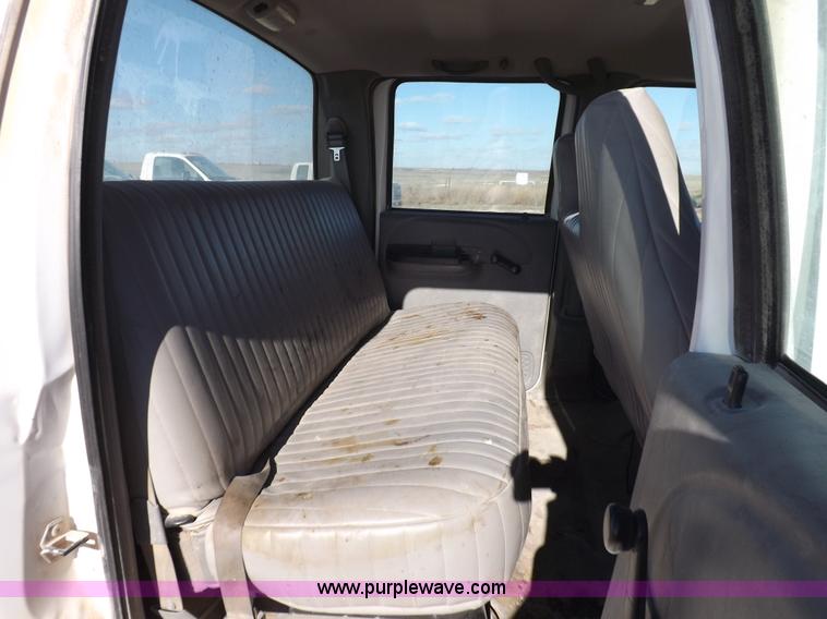 image for item K3101 2005 Ford F250 Super Duty XL Crew Cab pickup truck