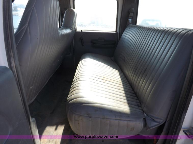 image for item K3101 2005 Ford F250 Super Duty XL Crew Cab pickup truck