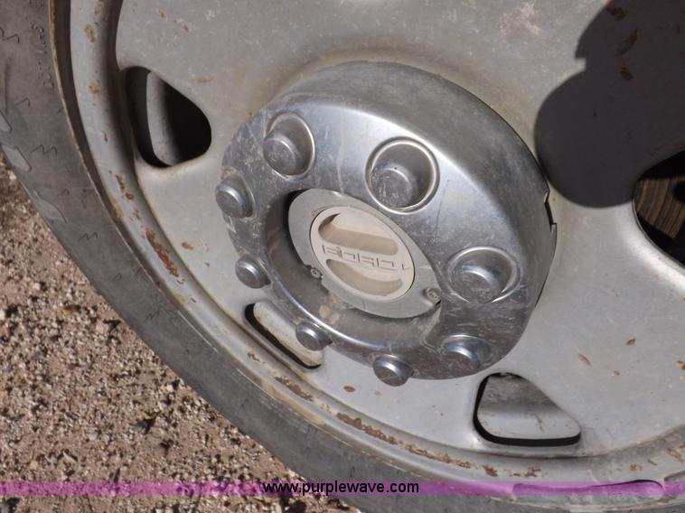 image for item K3101 2005 Ford F250 Super Duty XL Crew Cab pickup truck