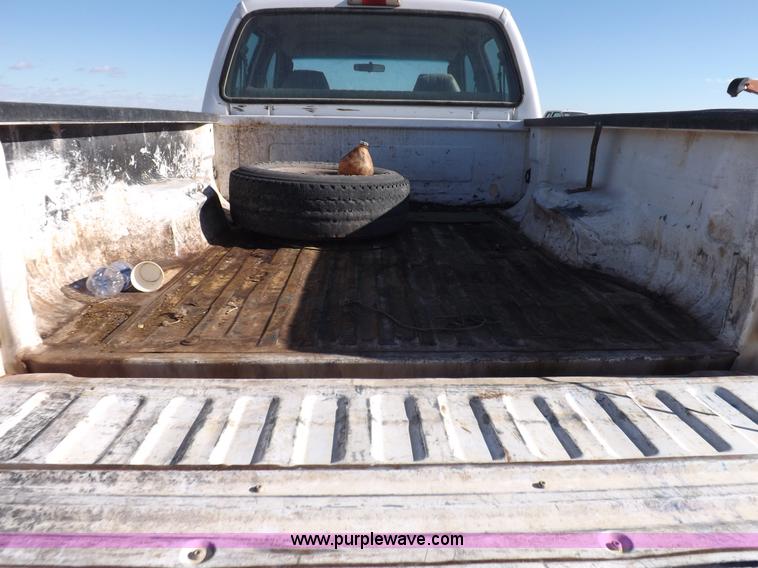 image for item K3101 2005 Ford F250 Super Duty XL Crew Cab pickup truck