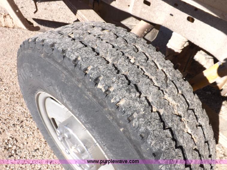 image for item K3101 2005 Ford F250 Super Duty XL Crew Cab pickup truck