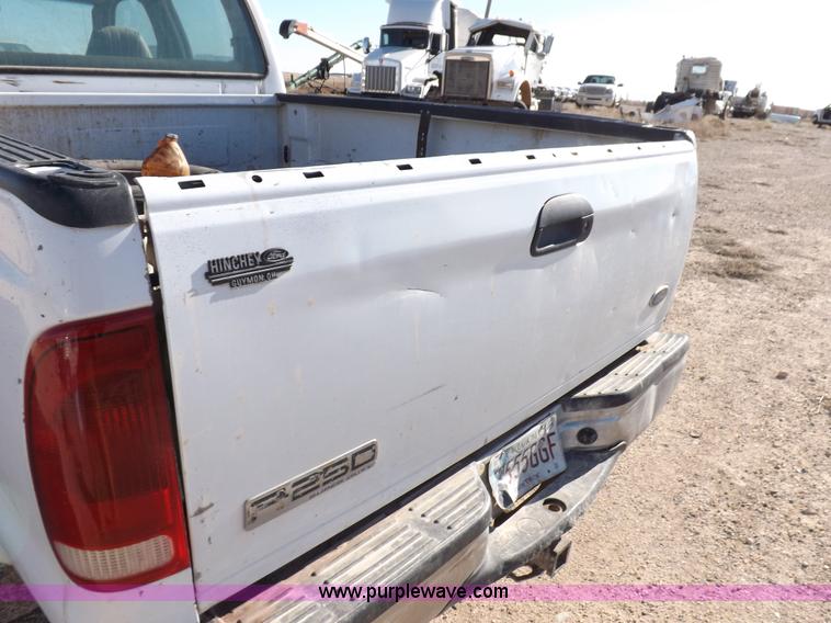 image for item K3101 2005 Ford F250 Super Duty XL Crew Cab pickup truck