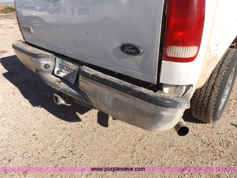 image for item K3101 2005 Ford F250 Super Duty XL Crew Cab pickup truck