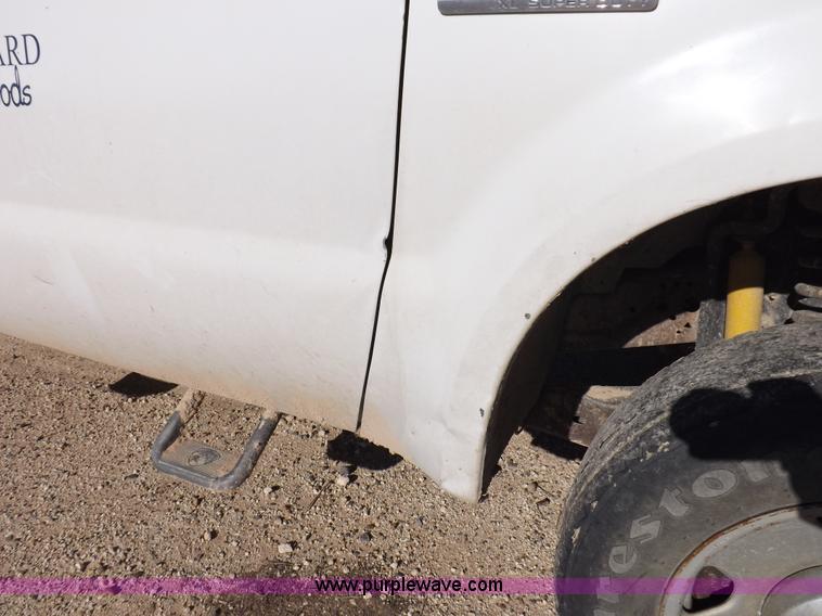 image for item K3101 2005 Ford F250 Super Duty XL Crew Cab pickup truck