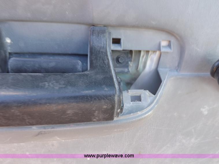 image for item K3101 2005 Ford F250 Super Duty XL Crew Cab pickup truck