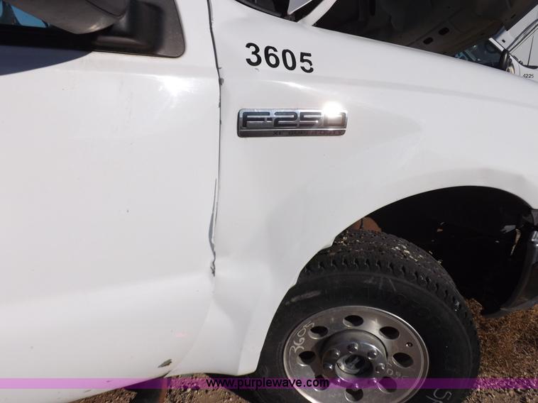 image for item K3102 2007 Ford F250 Super Duty XL SuperCab pickup truck