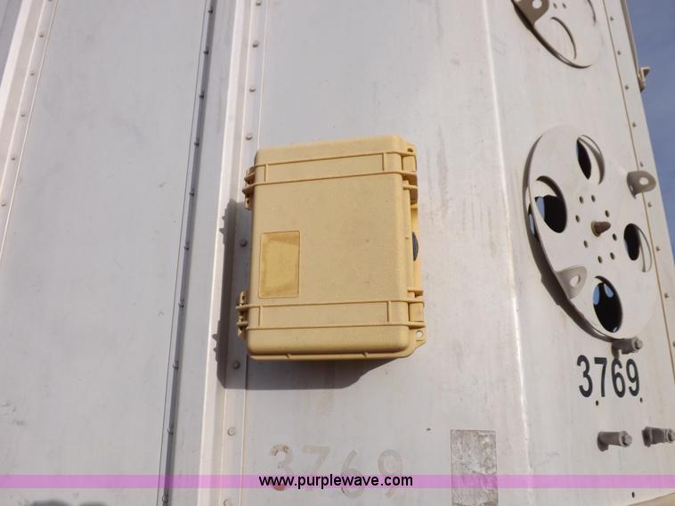 image for item K3104 1996 Barrett livestock trailer