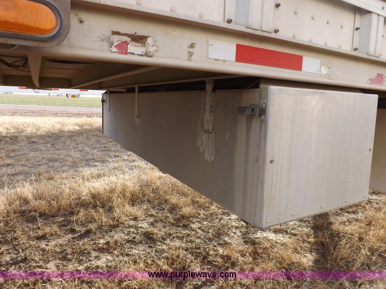 image for item K3104 1996 Barrett livestock trailer