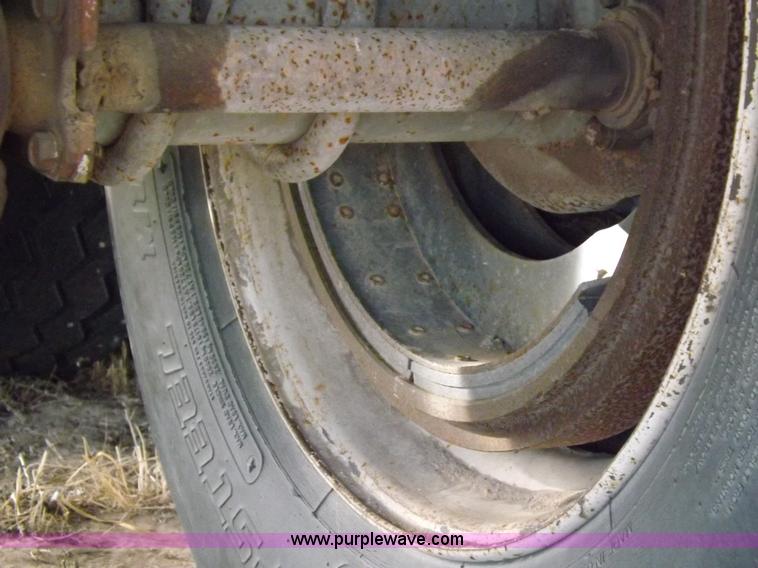 image for item K3104 1996 Barrett livestock trailer