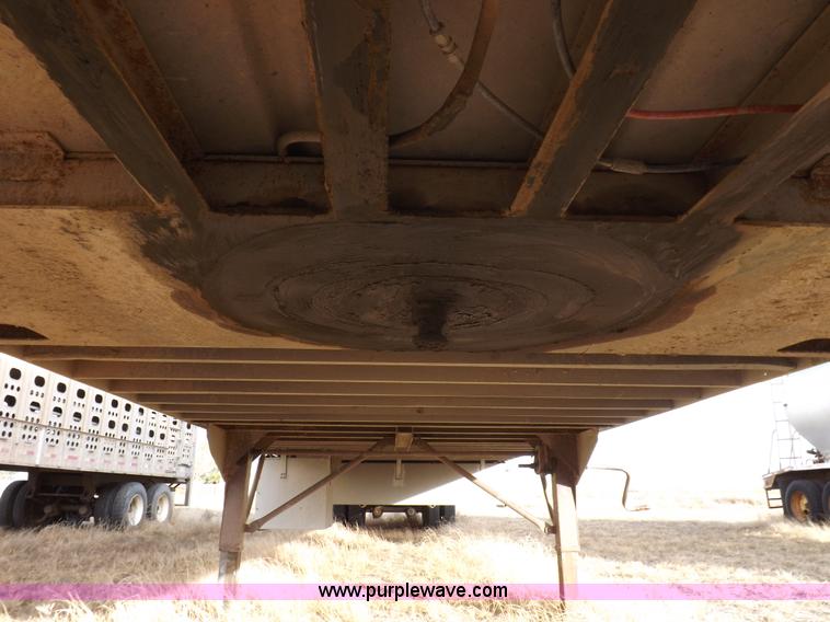 image for item K3104 1996 Barrett livestock trailer