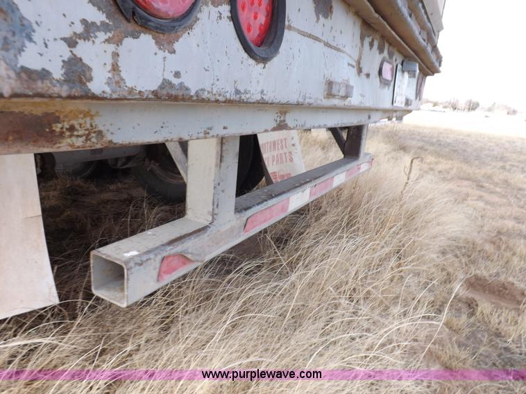 image for item K3104 1996 Barrett livestock trailer