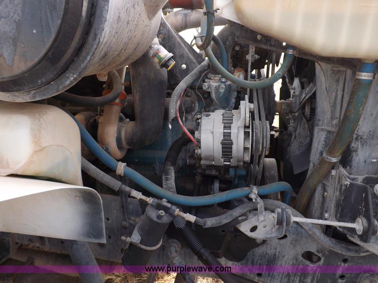 image for item K3105 1992 International 9200 semi truck